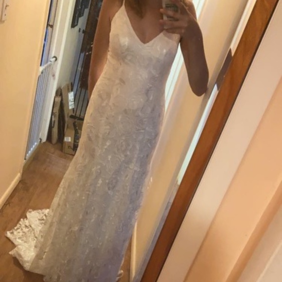 Wedding dress - Picture 3 of 7